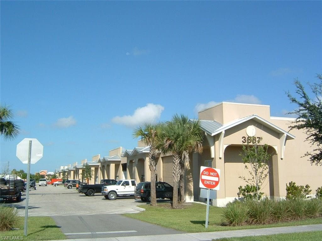 3887 Mannix DR 624 NAPLES, FL 34114