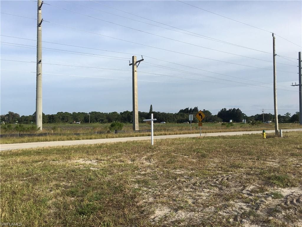 1012 NE 24th AVE CAPE CORAL, FL 33909