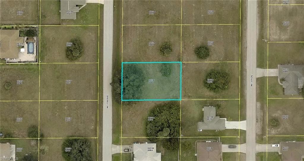 2735 NE 7th AVE CAPE CORAL, FL 33909