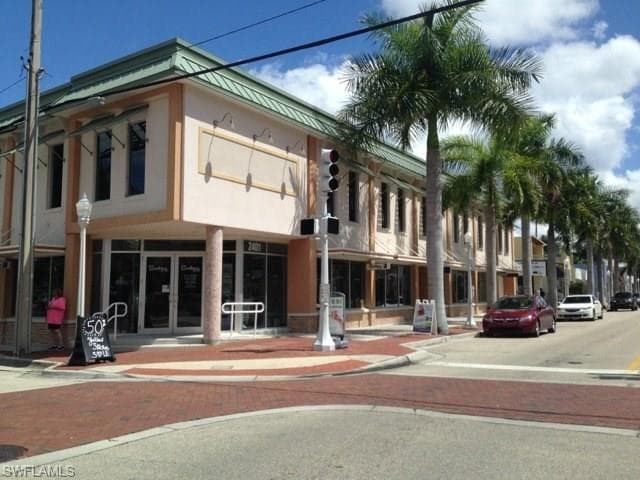 2401 1st ST 104 FORT MYERS, FL 33901