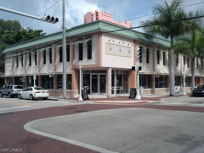 2401 1st ST 105 FORT MYERS, FL 33901