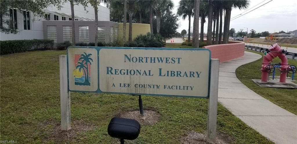 302 NW 16th PL CAPE CORAL, FL 33993
