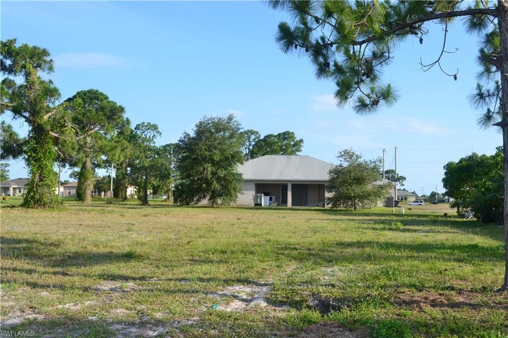 1720 NW 29th ST CAPE CORAL, FL 33993