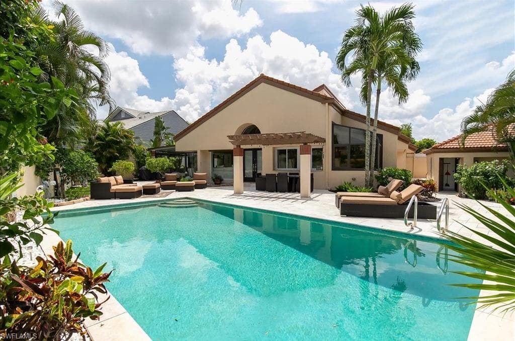 598 Bay Villas LN 83 NAPLES, FL 34108