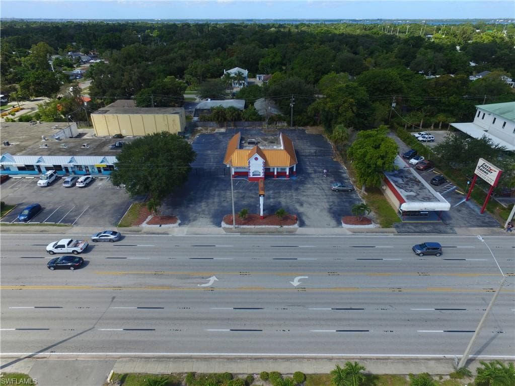 2952 Cleveland AVE FORT MYERS, FL 33901