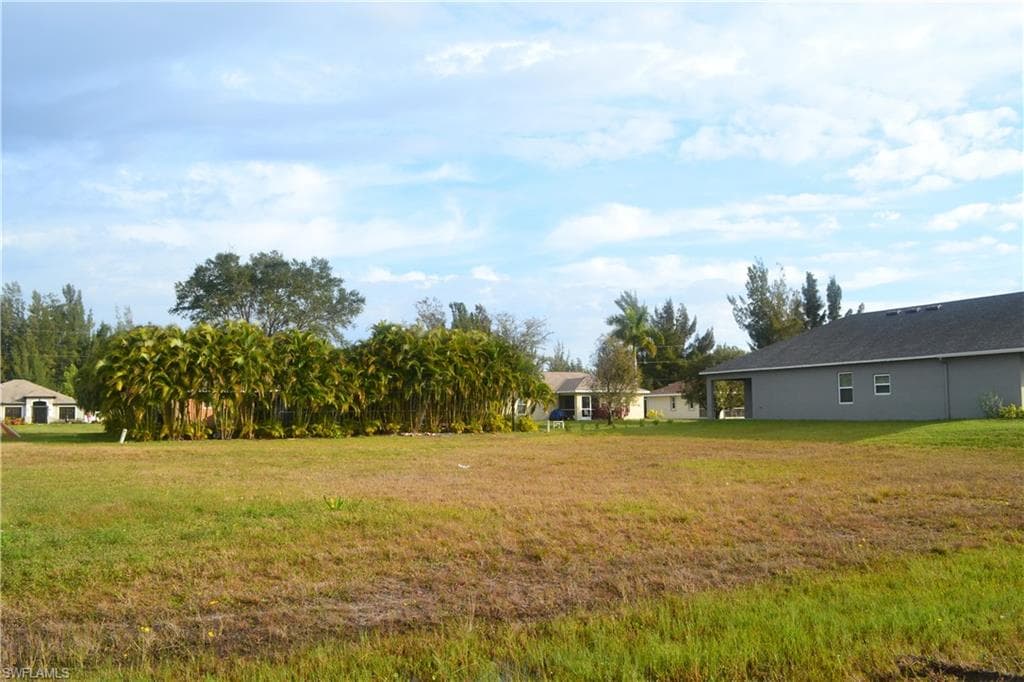 2721 NW 10th TER CAPE CORAL, FL 33993