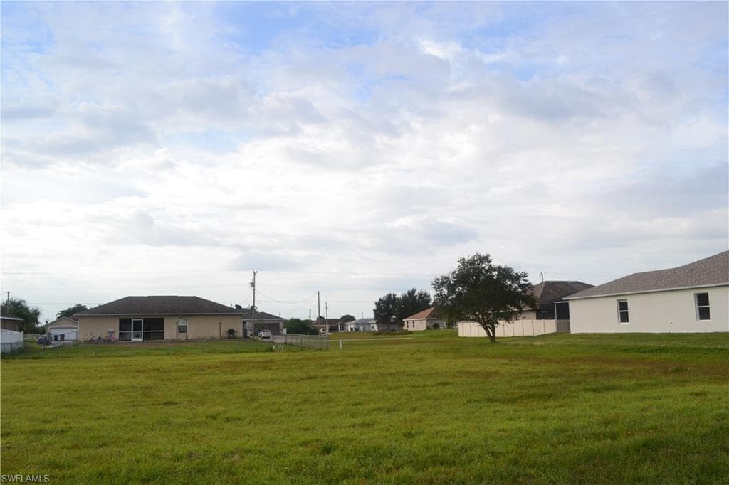2200 NW 5th TER CAPE CORAL, FL 33993