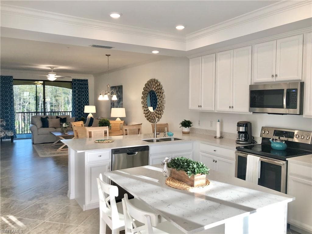9596 Trevi CT 5435 NAPLES, FL 34113