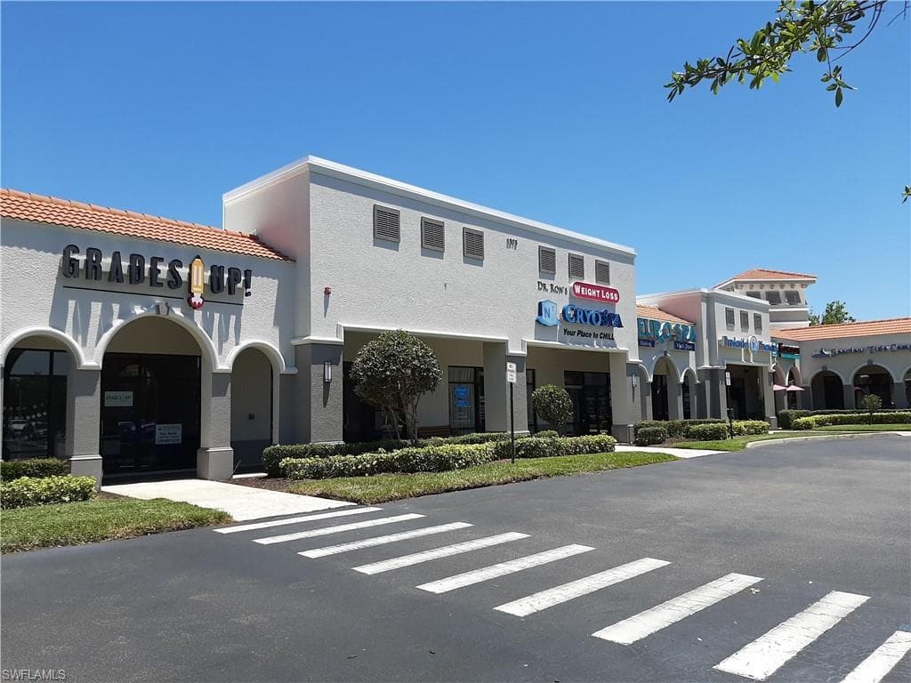 1575 Pine Ridge RD 6 NAPLES, FL 34109