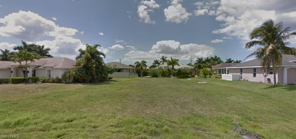 2530 24th CT CAPE CORAL, FL 33914
