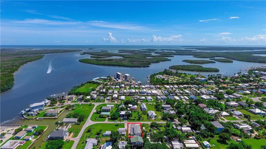 407 Mango AVE NAPLES, FL 34140