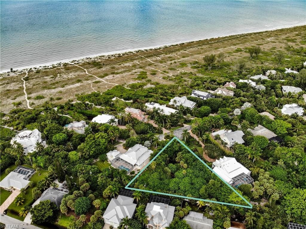 1305 Seaspray LN SANIBEL, FL 33957