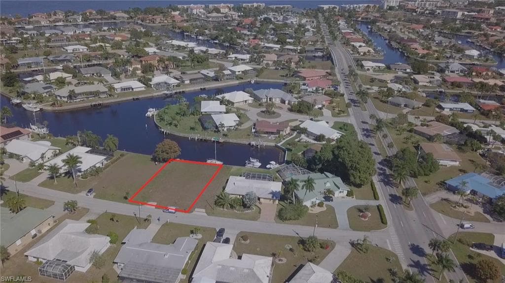 182 Crescent DR PUNTA GORDA, FL 33950