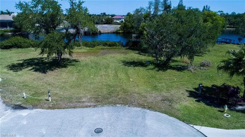 27200 High Seas LN BONITA SPRINGS, FL 34135