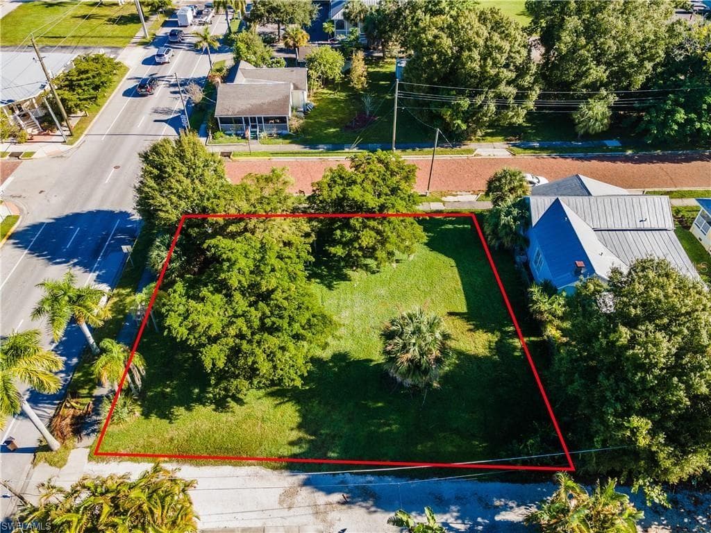 305 Goldstein ST PUNTA GORDA, FL 33950