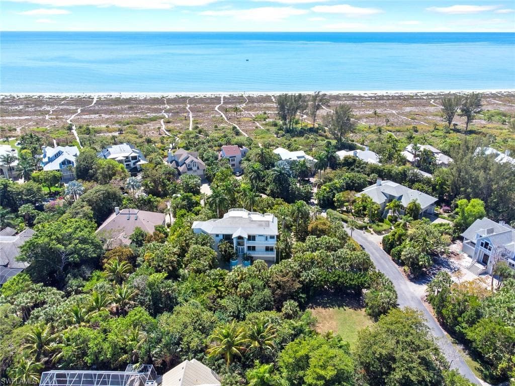 1321 Seaspray LN SANIBEL, FL 33957