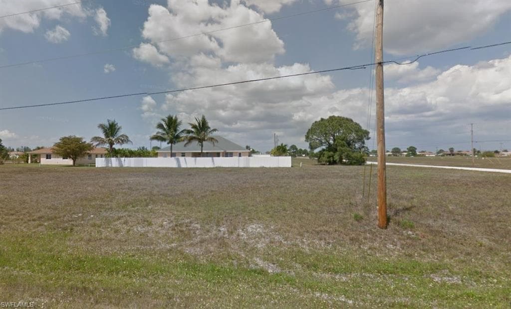 1619 11th TER CAPE CORAL, FL 33993