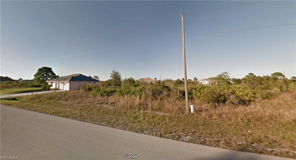 2806 53rd ST W LEHIGH ACRES, FL 33971