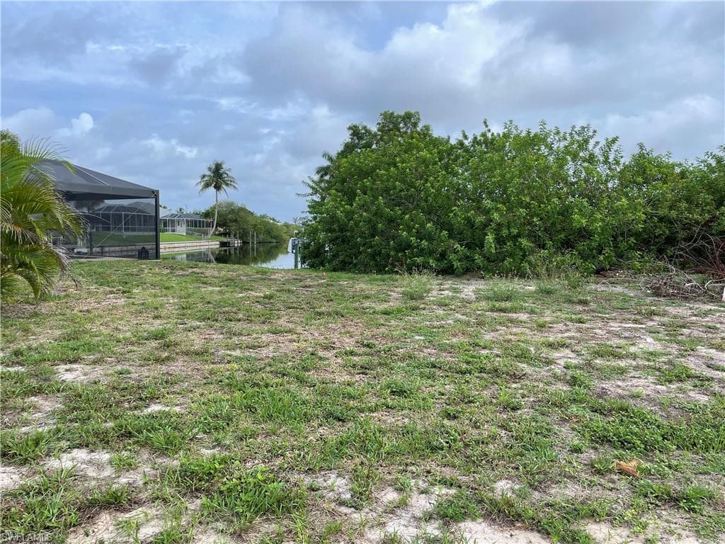 2337 SW 28th TER CAPE CORAL, FL 33914
