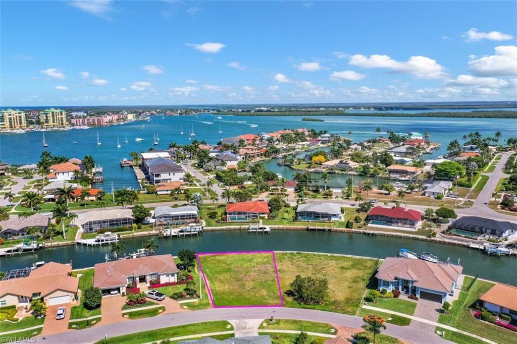 919 Juniper CT MARCO ISLAND, FL 34145
