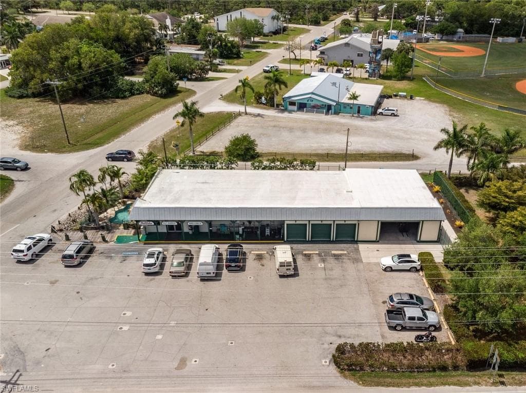 10523 Stringfellow RD BOKEELIA, FL 33922