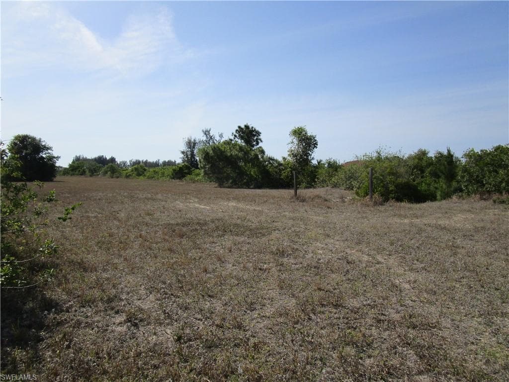 2465 NW 9th TER CAPE CORAL, FL 33993