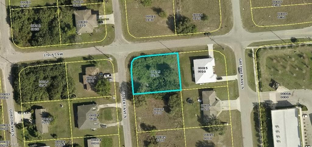 701/703 Gilbert AVE S LEHIGH ACRES, FL 33973