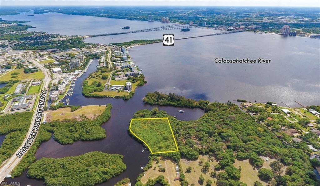 880 Moody RD NORTH FORT MYERS, FL 33903