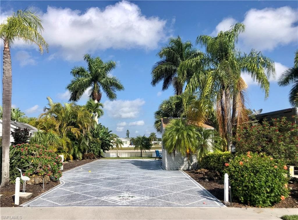 3091 Weathervane PT NAPLES, FL 34119