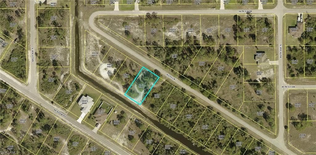 3233 RUTH LN LEHIGH ACRES, FL 33976