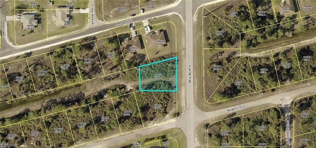 834 Bell BLVD S LEHIGH ACRES, FL 33974