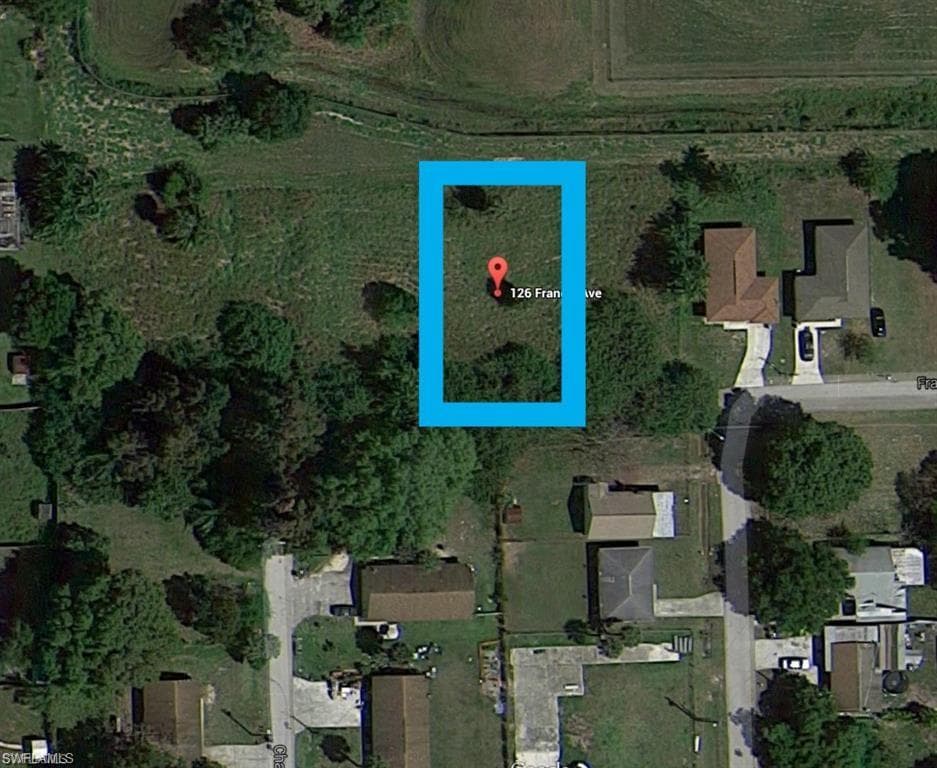 126 Francis AVE FORT MYERS, FL 33916