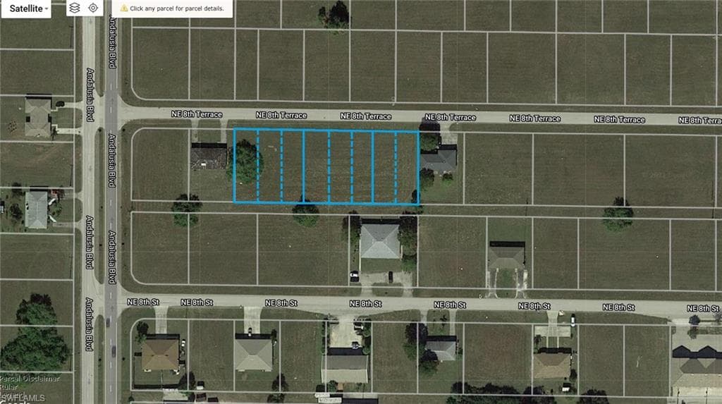 818 NE 8th TER CAPE CORAL, FL 33909