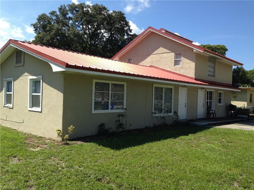 2352 South ST FORT MYERS, FL 33901