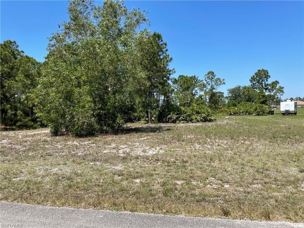 657 Charles Sise ST LEHIGH ACRES, FL 33974