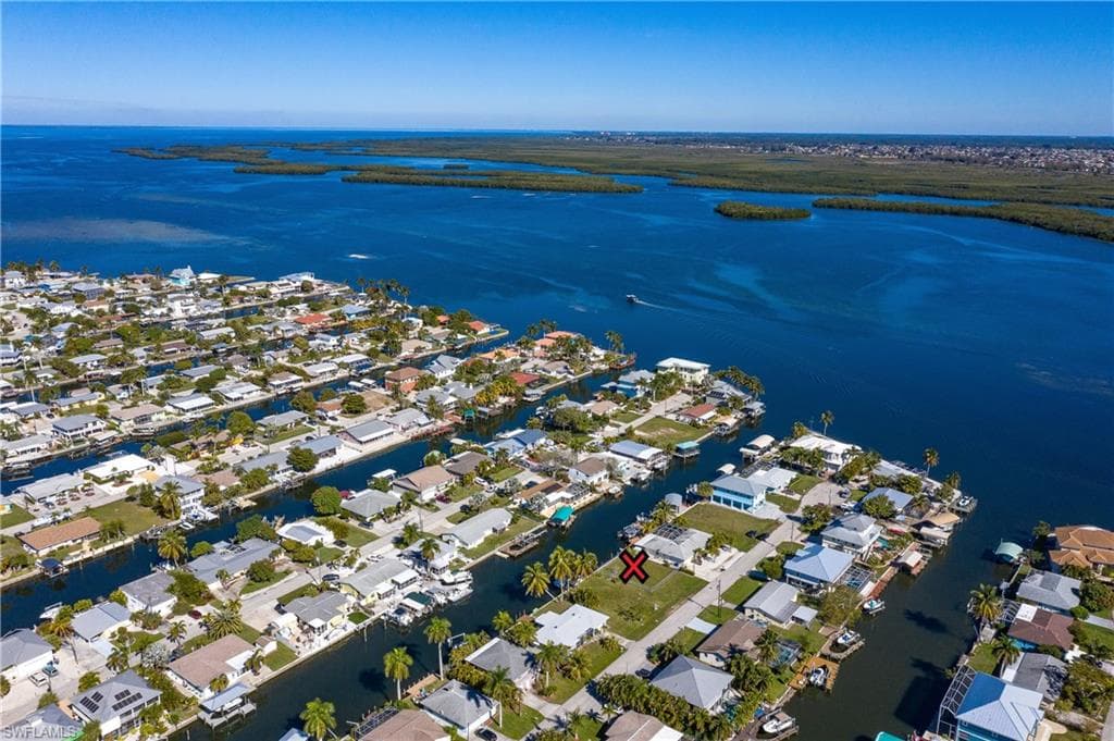 2656 Clyde ST MATLACHA, FL 33993