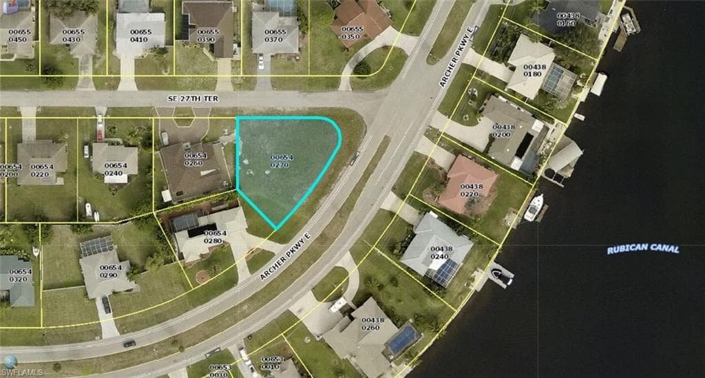 1028 SE 27th TER CAPE CORAL, FL 33904