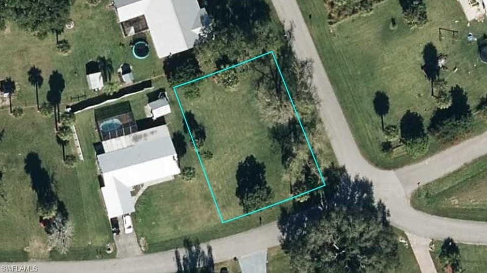 3030 Shell LN FORT DENAUD, FL 33935