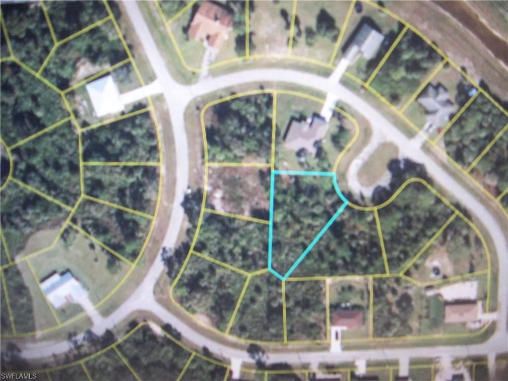 5006 Dolphin CIR LABELLE, FL 33935