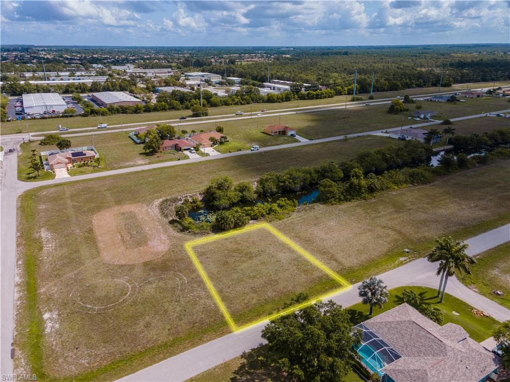 825 NE 23rd ST CAPE CORAL, FL 33909