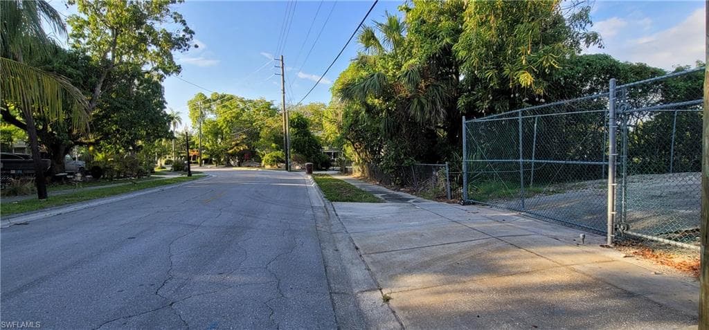 1533 Palm AVE FORT MYERS, FL 33916