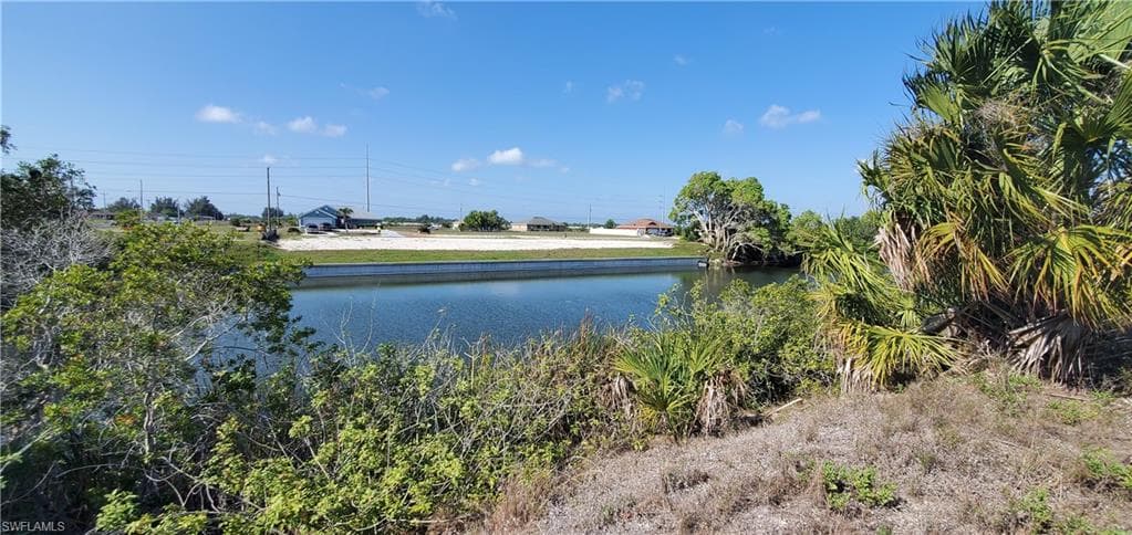 804 NW 9th ST CAPE CORAL, FL 33993