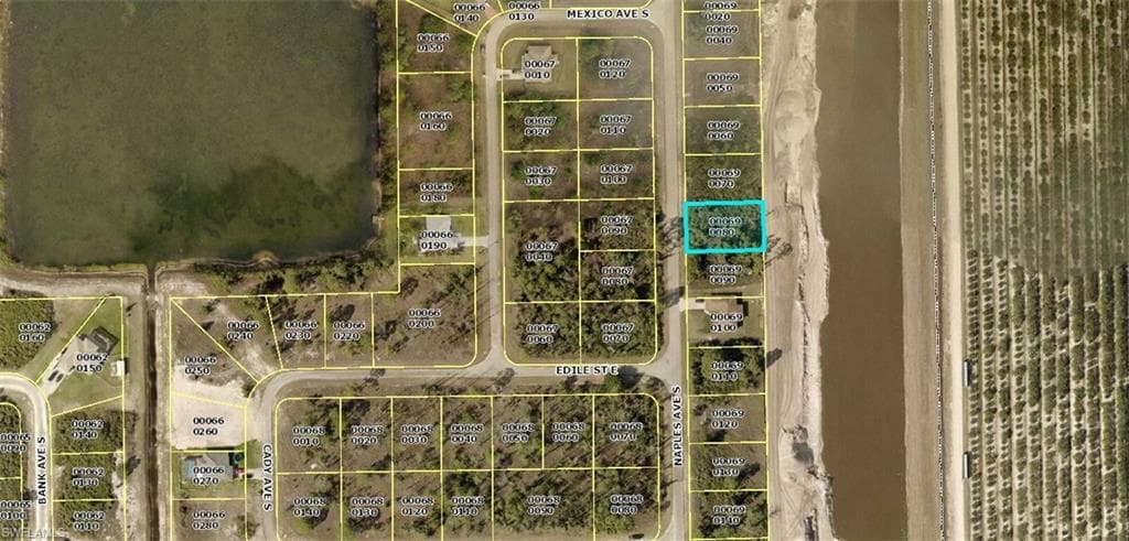 1015 Naples AVE S LEHIGH ACRES, FL 33974