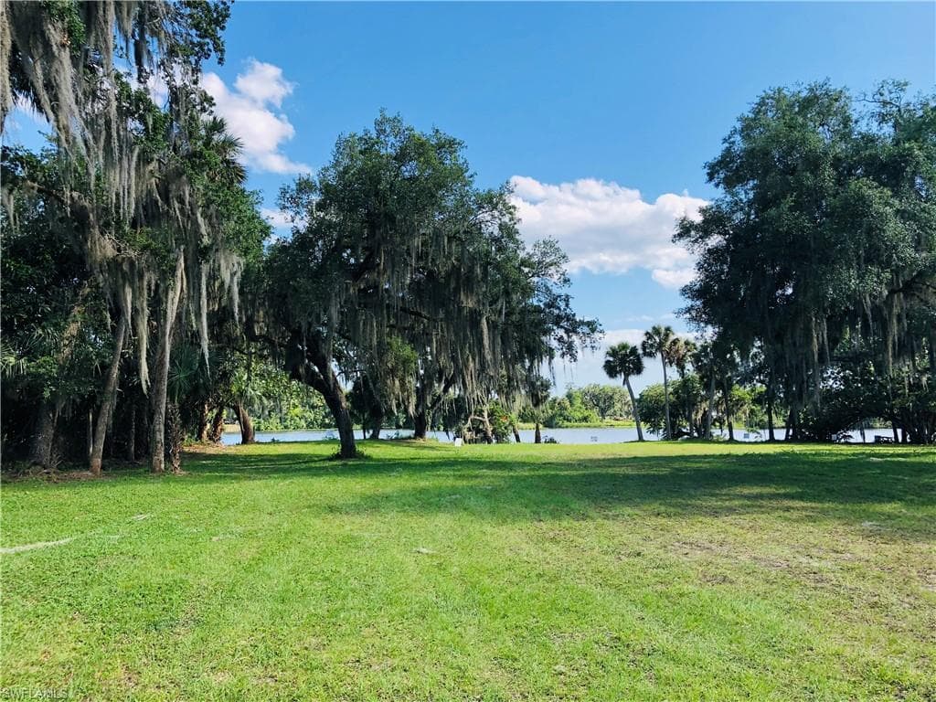 21730 Pearl ST ALVA, FL 33920
