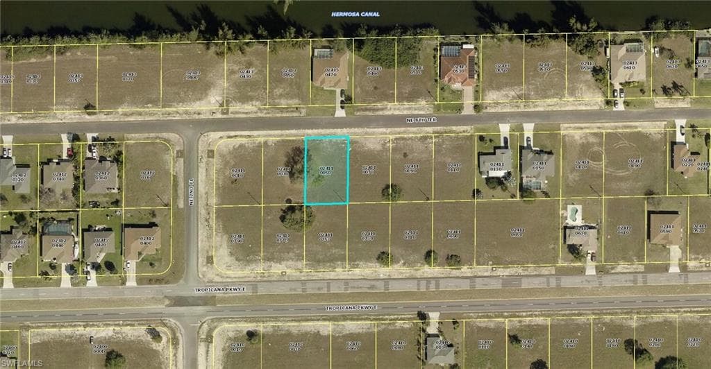 230 NE 8th TER CAPE CORAL, FL 33909