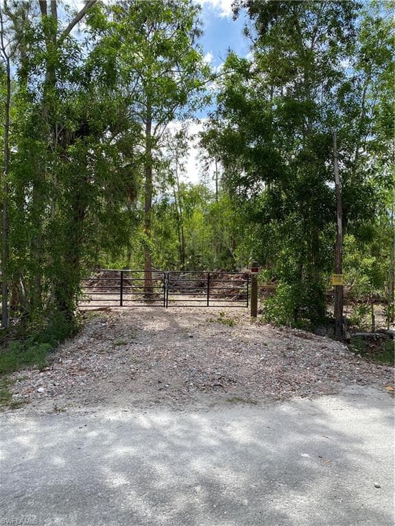 1983 Markley AVE NAPLES, FL 34117