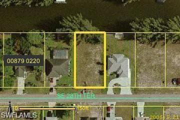 205 SE 28th TER CAPE CORAL, FL 33904