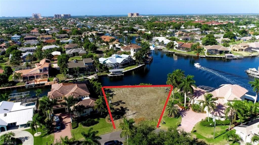 1226 SW 48th TER CAPE CORAL, FL 33914