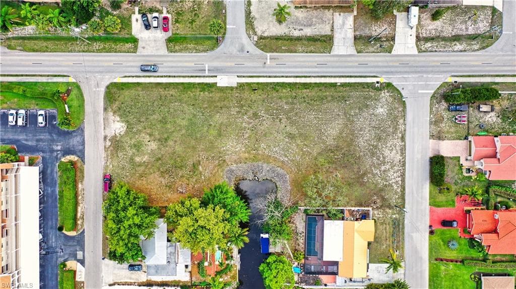 27315 Barbarosa ST BONITA SPRINGS, FL 34135