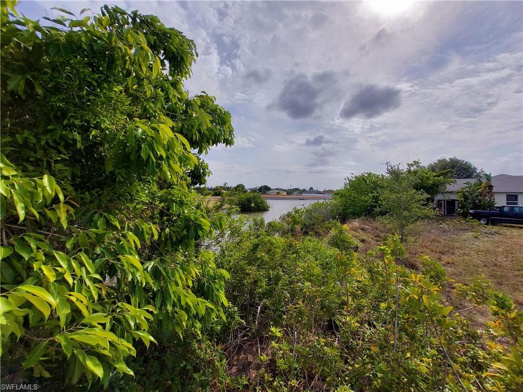 1304 SW 1st ST CAPE CORAL, FL 33991
